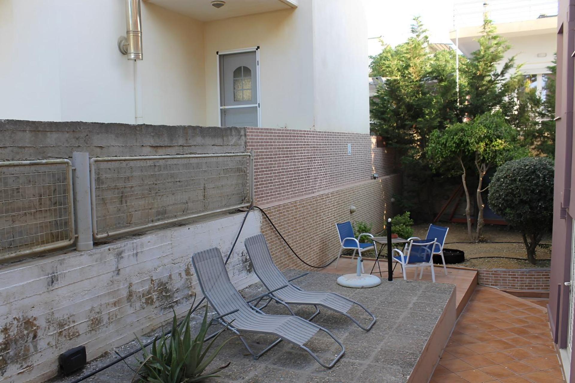 Yasmine And Apartamento Kato Daratso